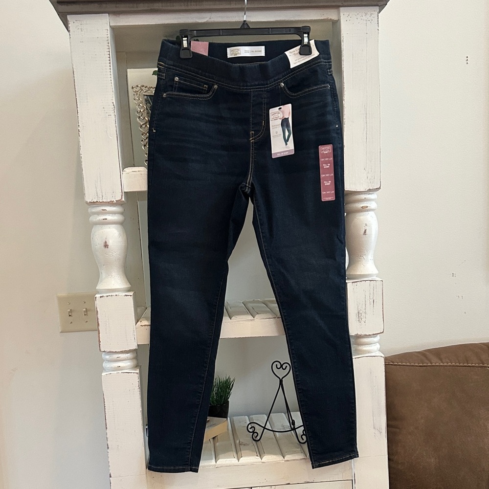 Signature by Levi Strauss Women's Dark Indigo Skinny Jeans